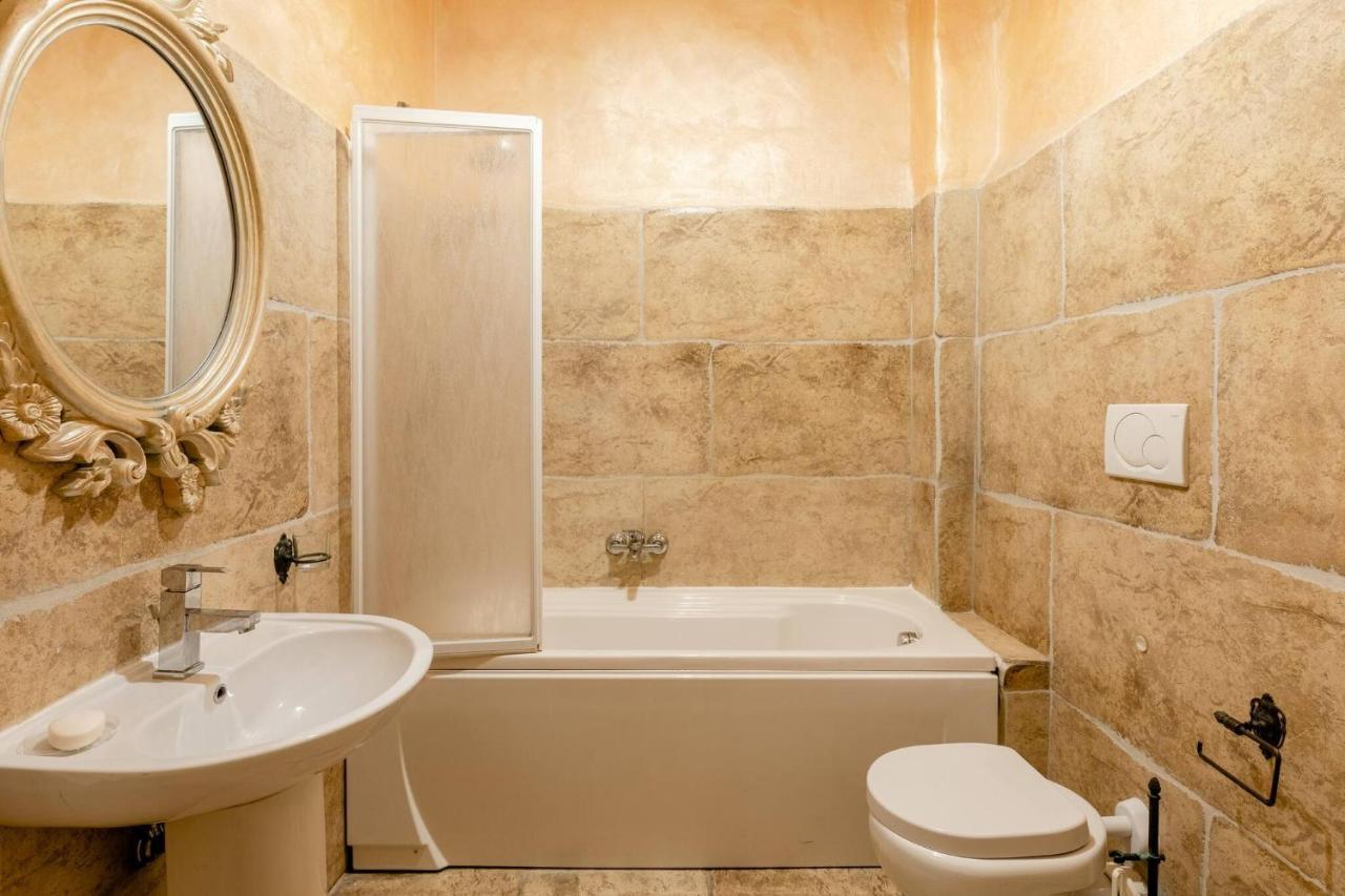 Rome Right In The Ancient Historical Center Two Bedrooms Two Bath, Up To 6 Pax Εξωτερικό φωτογραφία