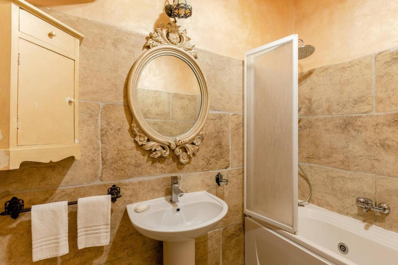 Rome Right In The Ancient Historical Center Two Bedrooms Two Bath, Up To 6 Pax Εξωτερικό φωτογραφία